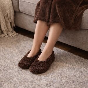 Auden Cozy Faux-Fur Slipper Socks With Gripper Bottoms Faux Shearling Lining